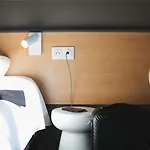Ibis Porte D'angleterre מלון 3*