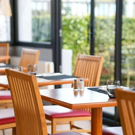Ibis Porte D'angleterre 3*
