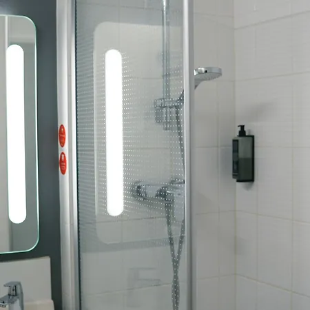 Hotel Ibis Porte D'angleterre 3*