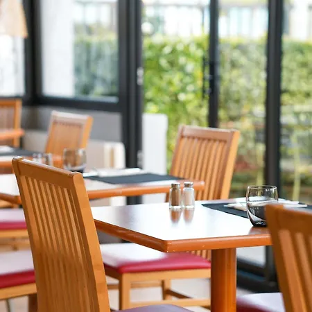 Ibis Porte D’angleterre Hotel