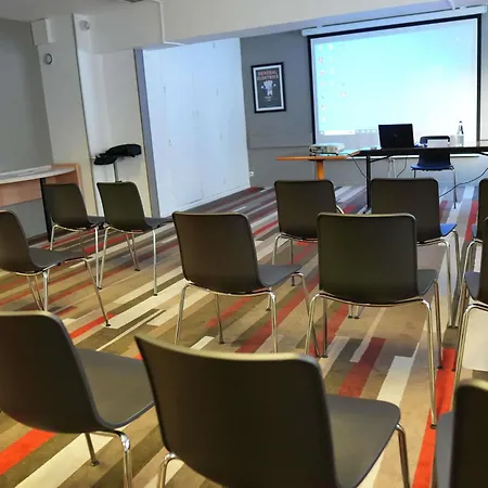 Ibis Porte D’angleterre 3*