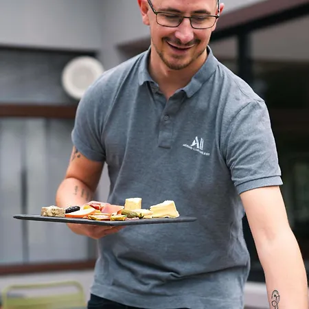 Ibis Porte D'angleterre Hotel 3*