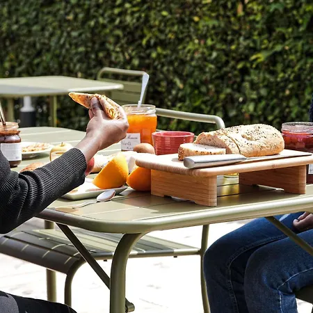 Ibis Porte D'angleterre Hotel