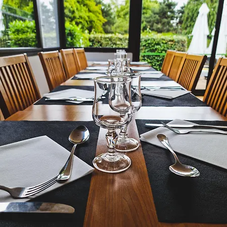 Hotel Ibis Porte D'angleterre 3*