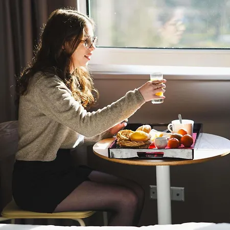 Ibis Porte D'angleterre 캉