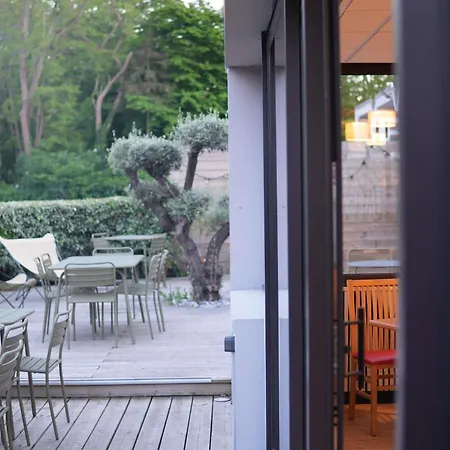 Ibis Porte D'angleterre Hotel 3*
