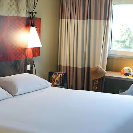 Ibis Porte D'angleterre Szálloda Caen