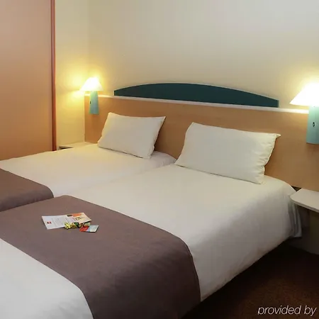 Ibis Porte D'angleterre Otel
