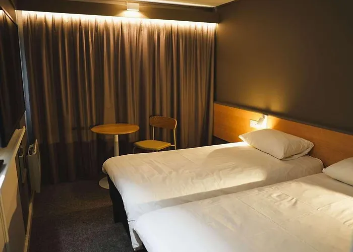Ibis Porte D’angleterre 3*