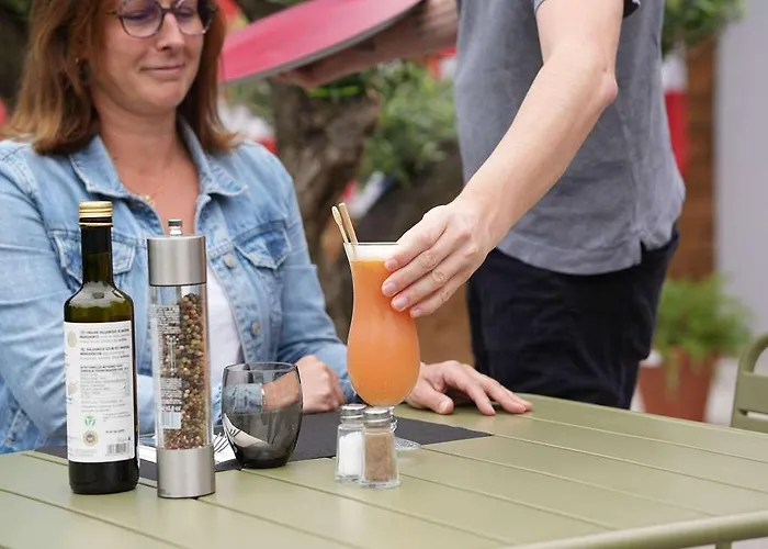 Ibis Porte D'angleterre Hotel 3*