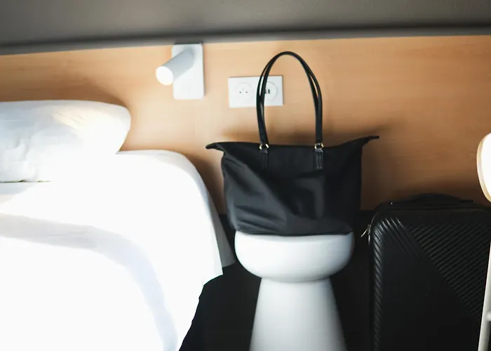 Ibis Porte D'angleterre 3*