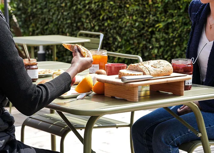 Ibis Porte D'angleterre Szálloda