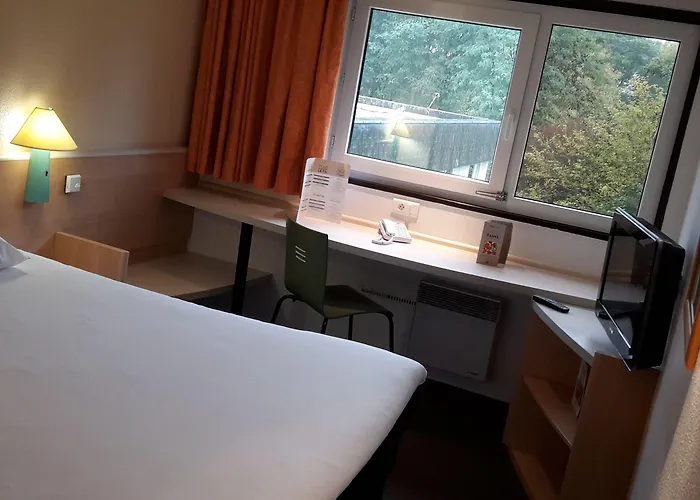 Ibis Porte D'angleterre 3*