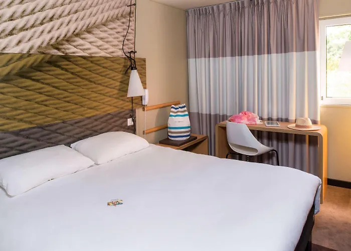 Hotel Ibis Porte D’angleterre 3*